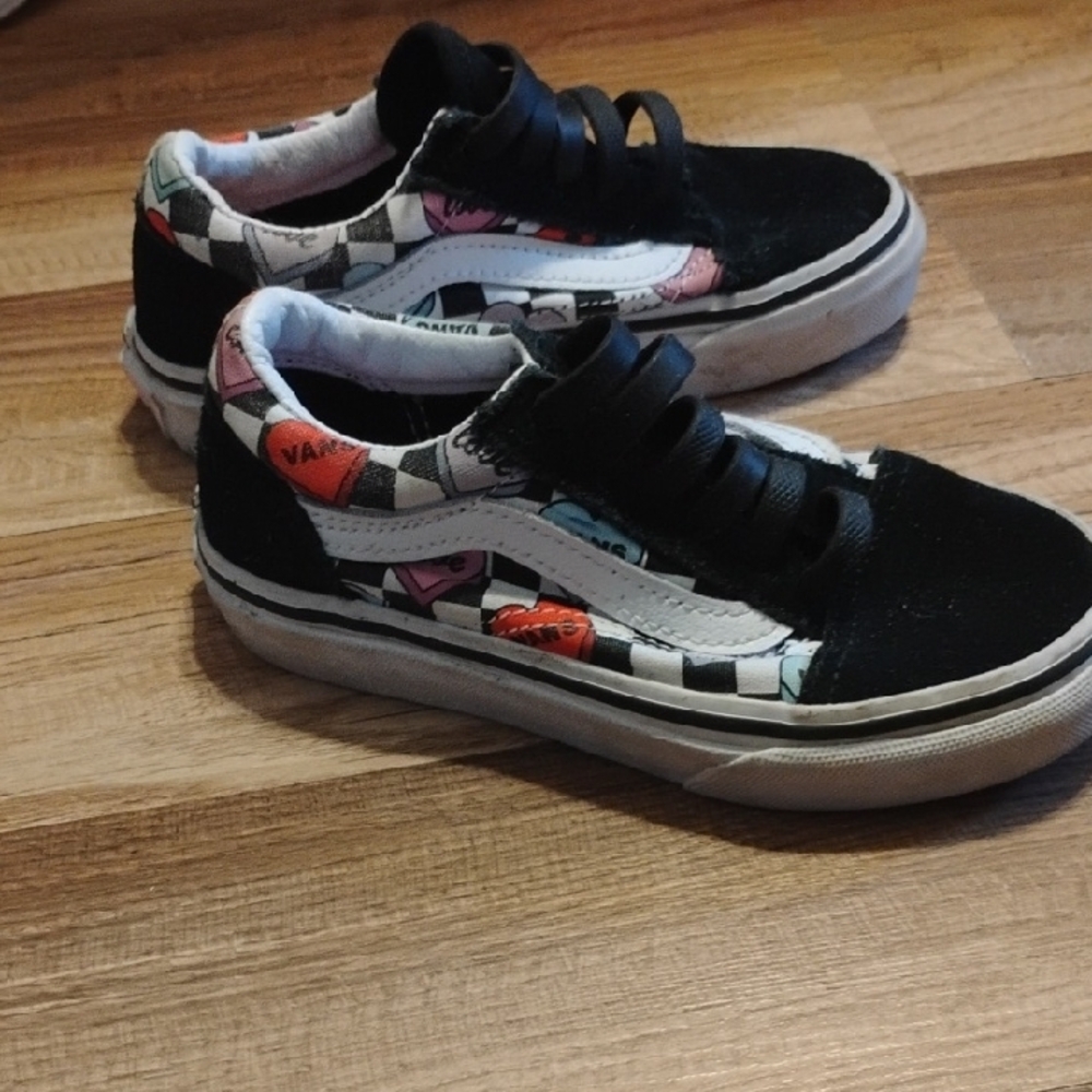 🚨5 For $25🚨Vans Kids 10.5 Black and White Checkered Sneakers with Red Accents - Picture 3 of 5